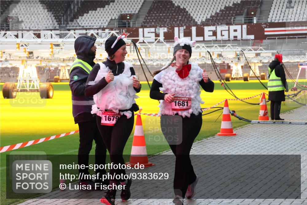07.12.2025 - St. Pauli X-Mass-Run No. 15 Luisa Fischer http://msf.ph/oto/9383629 07.12.2025 10:54:08 Ziel 5, 1679, 15, 1681, 106, 546, 1478, 1679, 1680, 1681, 1682, 1683, 3128, 4814 meine-sportfotos.de