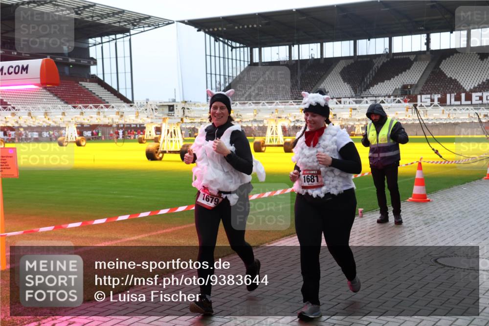 07.12.2025 - St. Pauli X-Mass-Run No. 15 Luisa Fischer http://msf.ph/oto/9383644 07.12.2025 10:54:10 Ziel 1679, 1681, 106, 546, 1478, 1679, 1680, 1681, 1682, 1683, 3128, 4814 meine-sportfotos.de