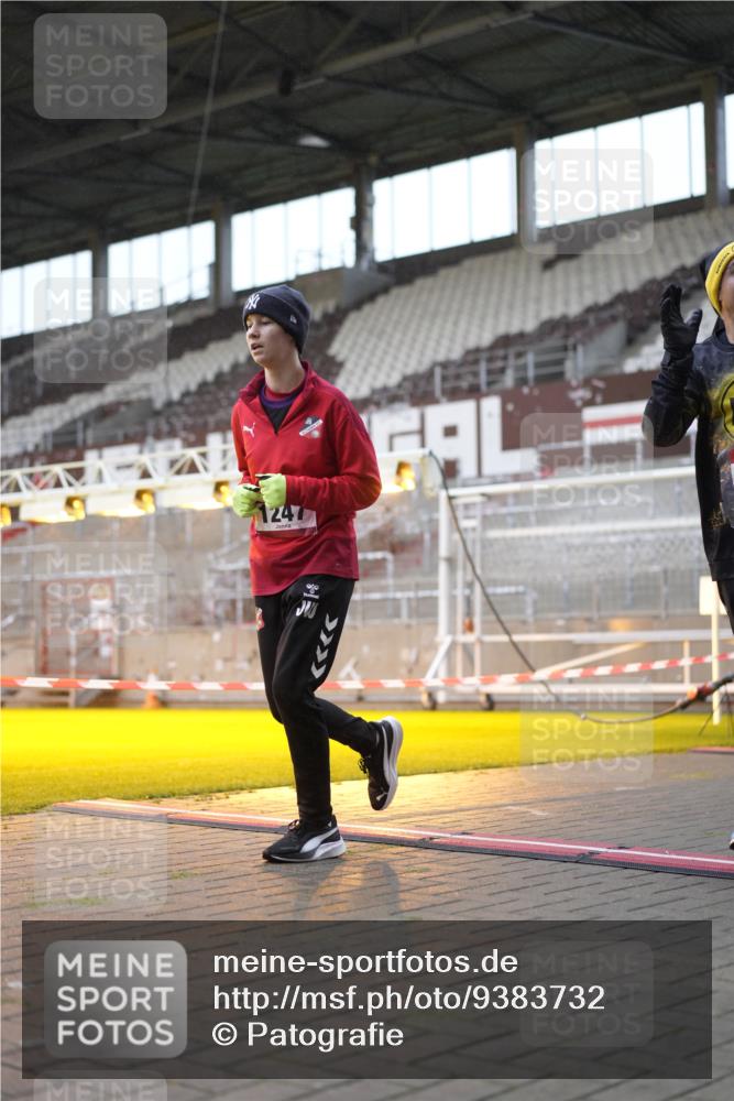 07.12.2025 - St. Pauli X-Mass-Run No. 15 Patografie http://msf.ph/oto/9383732 07.12.2025 10:25:17 Ziel 1247, 1631, 1977, 1987, 1995, 2029, 3962, 4118, 4119, 4121, 4201, 4204, 4284, 4335, 4445, 4482, 4485 meine-sportfotos.de