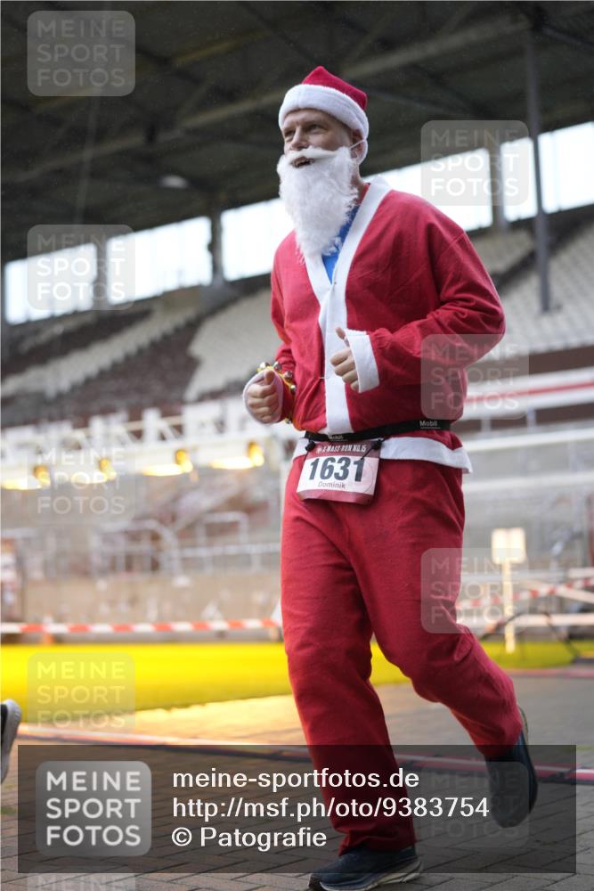07.12.2025 - St. Pauli X-Mass-Run No. 15 Patografie http://msf.ph/oto/9383754 07.12.2025 10:25:19 Ziel 1247, 1631, 1977, 1987, 1995, 2029, 3962, 4118, 4119, 4121, 4201, 4204, 4284, 4335, 4445, 4482, 4485 meine-sportfotos.de