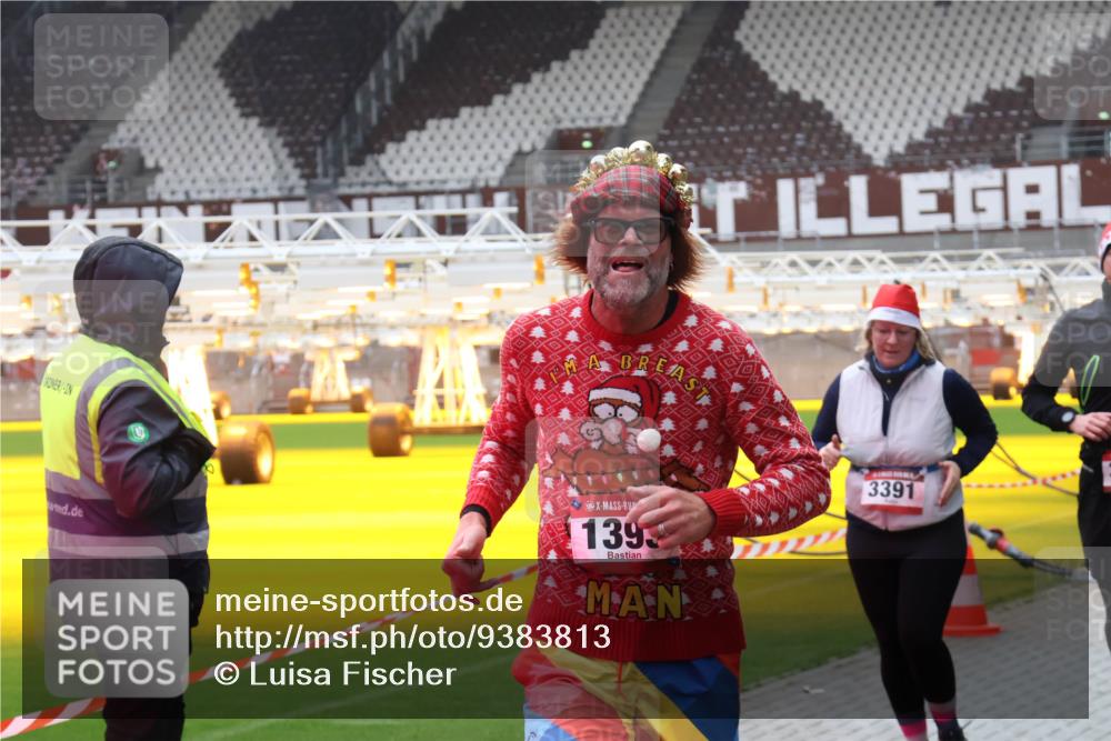 07.12.2025 - St. Pauli X-Mass-Run No. 15 Luisa Fischer http://msf.ph/oto/9383813 07.12.2025 10:55:13 Ziel 139, 3391, 656, 692, 1177, 1393, 1489, 2286, 2328, 2358, 2360, 2832, 3391, 3437 meine-sportfotos.de
