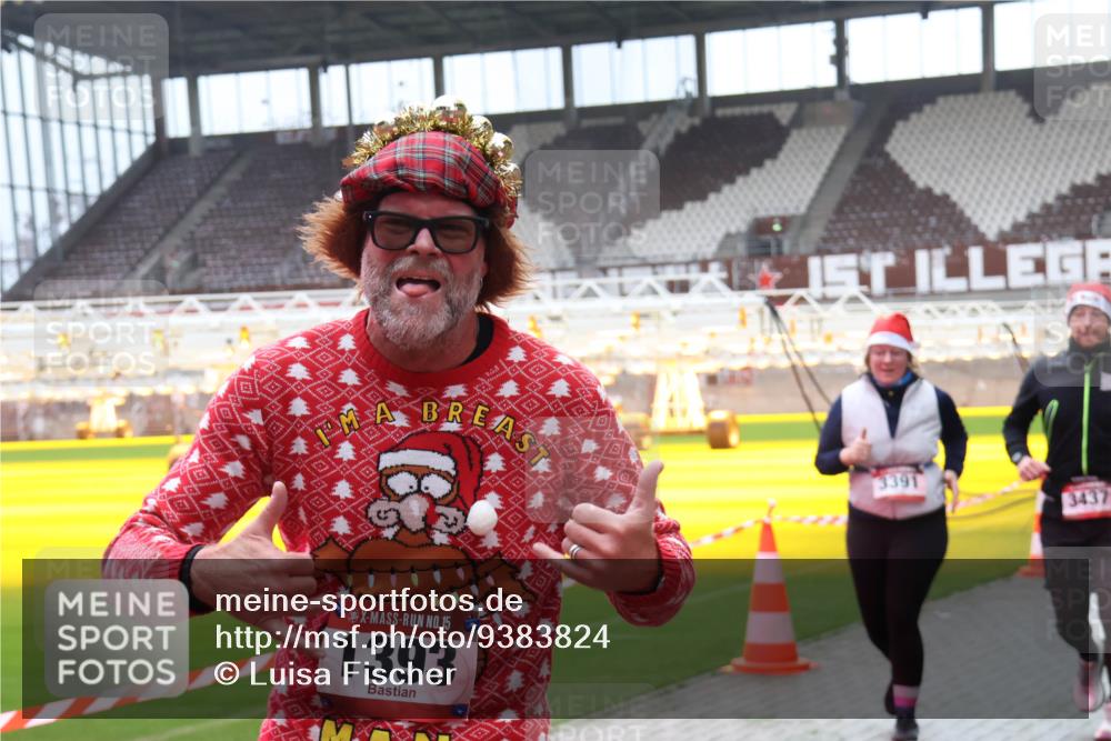07.12.2025 - St. Pauli X-Mass-Run No. 15 Luisa Fischer http://msf.ph/oto/9383824 07.12.2025 10:55:14 Ziel 133, 15, 1393, 3391, 3437, 656, 692, 1177, 1393, 1489, 2286, 2328, 2358, 2360, 2832, 3391, 3437 meine-sportfotos.de
