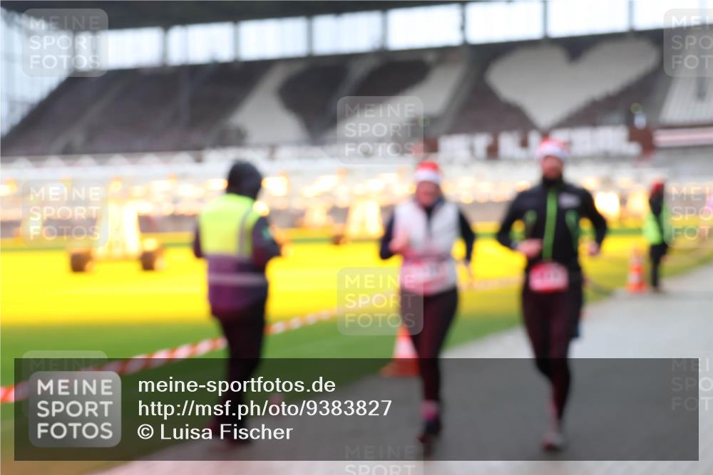 07.12.2025 - St. Pauli X-Mass-Run No. 15 Luisa Fischer http://msf.ph/oto/9383827 07.12.2025 10:55:14 Ziel 656, 692, 1177, 1393, 1489, 2286, 2328, 2358, 2360, 2832, 3391, 3437 meine-sportfotos.de