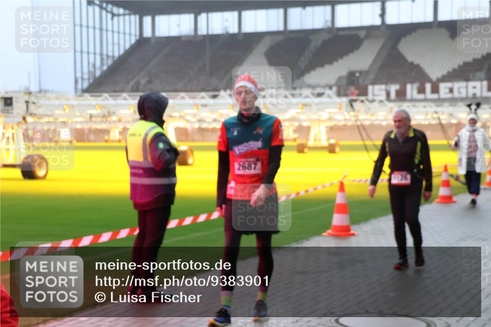 07.12.2025 - St. Pauli X-Mass-Run No. 15 Luisa Fischer http://msf.ph/oto/9383901 07.12.2025 10:13:54 Ziel 1, 2687, 1126, 88, 970, 1044, 1062, 1126, 1220, 1397, 1699, 1733, 2711, 2712, 2905, 3588, 3589, 4081, 4082, 4083, 4664 meine-sportfotos.de