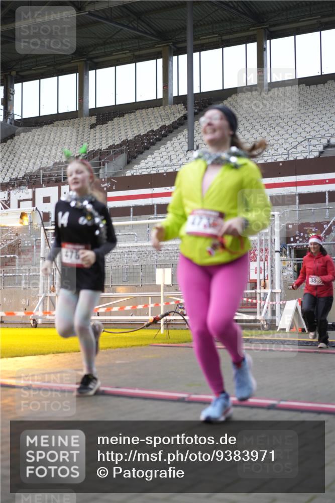 07.12.2025 - St. Pauli X-Mass-Run No. 15 Patografie http://msf.ph/oto/9383971 07.12.2025 10:25:49 Ziel 50, 211, 369, 374, 387, 398, 422, 1069, 1227, 1538, 1561, 1581, 1586, 2041, 2104, 2106, 2149, 2191, 2215, 2896, 3779, 3805, 3910, 3918, 4300, 4301, 4501, 4775, 4782 meine-sportfotos.de