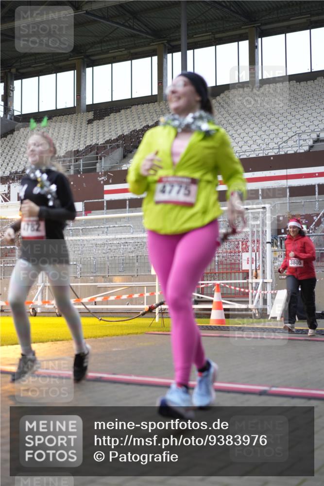 07.12.2025 - St. Pauli X-Mass-Run No. 15 Patografie http://msf.ph/oto/9383976 07.12.2025 10:25:49 Ziel 50, 211, 369, 374, 387, 398, 422, 1069, 1227, 1538, 1561, 1581, 1586, 2041, 2104, 2106, 2149, 2191, 2215, 2896, 3779, 3805, 3910, 3918, 4300, 4301, 4501, 4775, 4782 meine-sportfotos.de