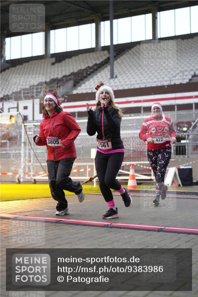 07.12.2025 - St. Pauli X-Mass-Run No. 15 Patografie http://msf.ph/oto/9383986 07.12.2025 10:25:51 Ziel 369, 374, 387, 398, 422, 1227, 1538, 1561, 1581, 1586, 2041, 2104, 2106, 2149, 2191, 2215, 2896, 3779, 3805, 3910, 3918, 4300, 4301, 4492, 4501, 4775, 4782 meine-sportfotos.de