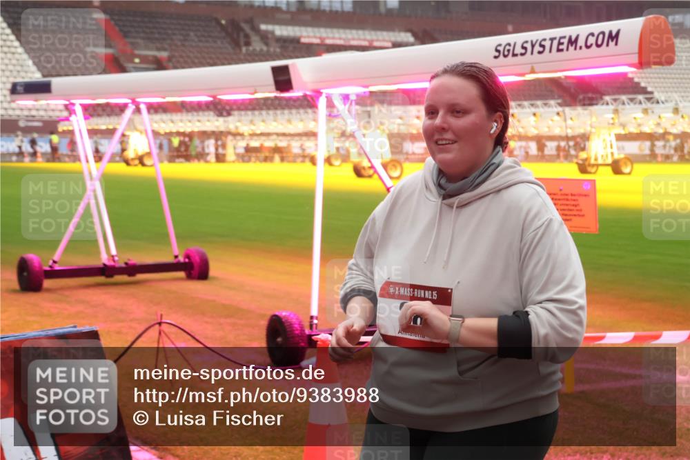 07.12.2025 - St. Pauli X-Mass-Run No. 15 Luisa Fischer http://msf.ph/oto/9383988 07.12.2025 10:14:15 Ziel 15, 88, 970, 1062, 1220, 1699, 2905, 2951, 4371, 4502, 4526 meine-sportfotos.de