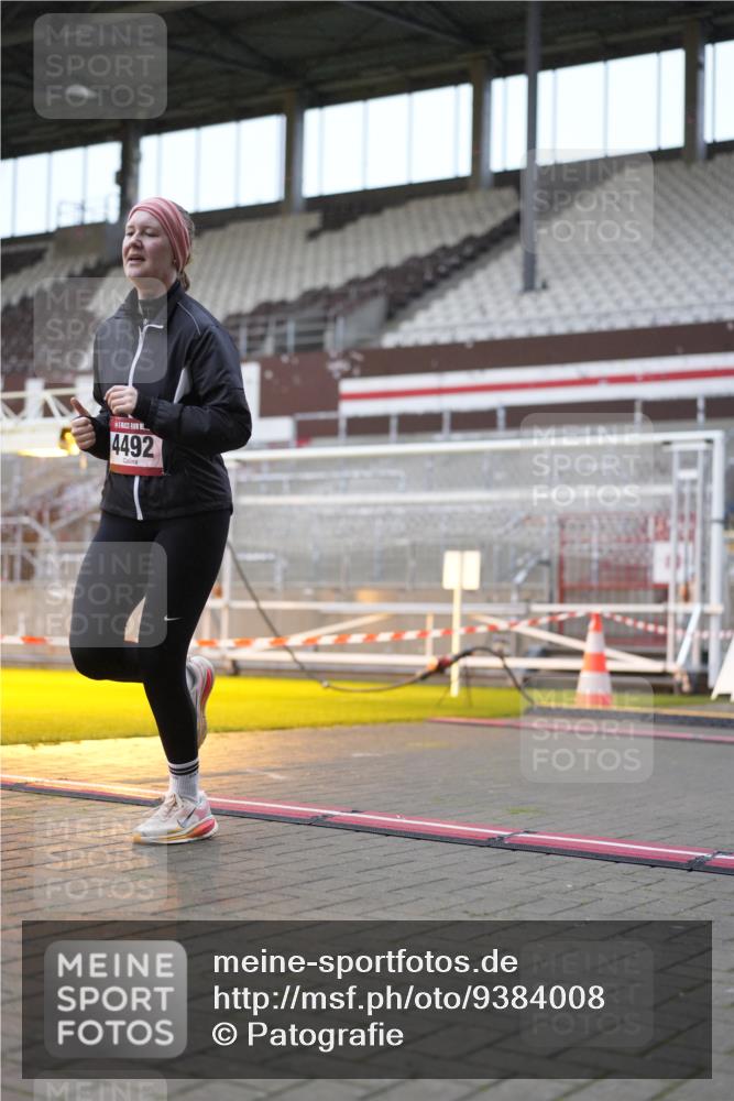 07.12.2025 - St. Pauli X-Mass-Run No. 15 Patografie http://msf.ph/oto/9384008 07.12.2025 10:25:55 Ziel 374, 387, 422, 1227, 1538, 1561, 1581, 1586, 2041, 2106, 2149, 2191, 2215, 2896, 3805, 3910, 3918, 4300, 4301, 4492, 4775, 4782 meine-sportfotos.de