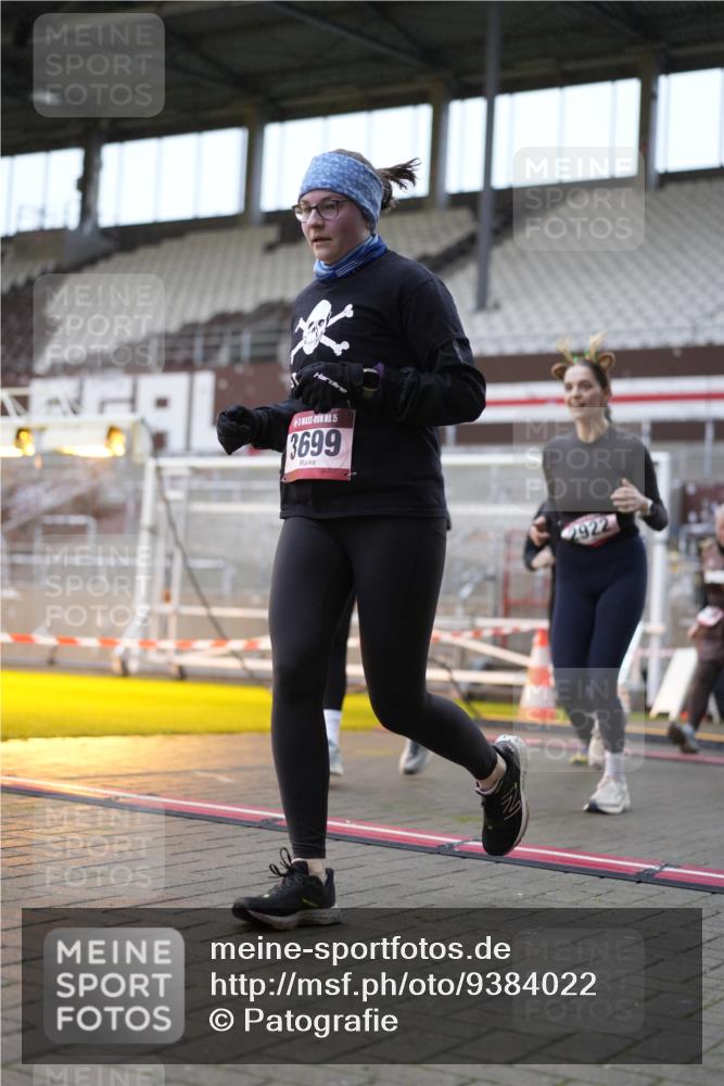 07.12.2025 - St. Pauli X-Mass-Run No. 15 Patografie http://msf.ph/oto/9384022 07.12.2025 10:26:12 Ziel 23, 28, 368, 1639, 2922, 3698, 3699, 4044, 4093, 4460, 4461, 4469, 4481, 4529, 4532, 4699, 4709, 5010 meine-sportfotos.de