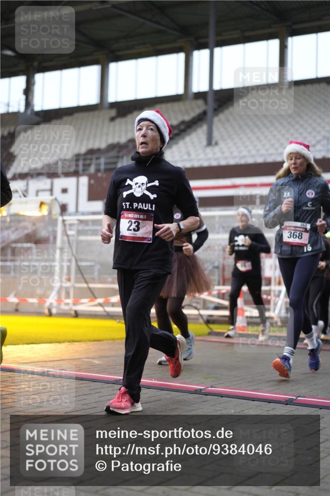 07.12.2025 - St. Pauli X-Mass-Run No. 15 Patografie http://msf.ph/oto/9384046 07.12.2025 10:26:14 Ziel 23, 28, 368, 1638, 1639, 2068, 2922, 3698, 3699, 4044, 4093, 4460, 4461, 4469, 4481, 4529, 4532, 4699, 4703, 4709, 5010 meine-sportfotos.de