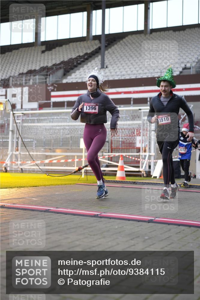 07.12.2025 - St. Pauli X-Mass-Run No. 15 Patografie http://msf.ph/oto/9384115 07.12.2025 10:26:23 Ziel 23, 28, 368, 1396, 1638, 1639, 2068, 2518, 2648, 2649, 2922, 3698, 3699, 4093, 4448, 4460, 4461, 4469, 4481, 4506, 4512, 4529, 4532, 4699, 4703, 4709, 5010 meine-sportfotos.de