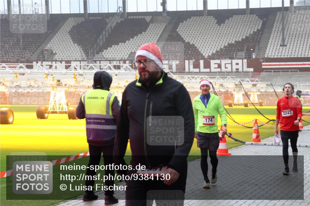 07.12.2025 - St. Pauli X-Mass-Run No. 15 Luisa Fischer http://msf.ph/oto/9384130 07.12.2025 10:14:36 Ziel 3243, 174, 174, 352, 1158, 1699, 2951, 3243, 4371, 4489, 4502, 4526, 4545 meine-sportfotos.de