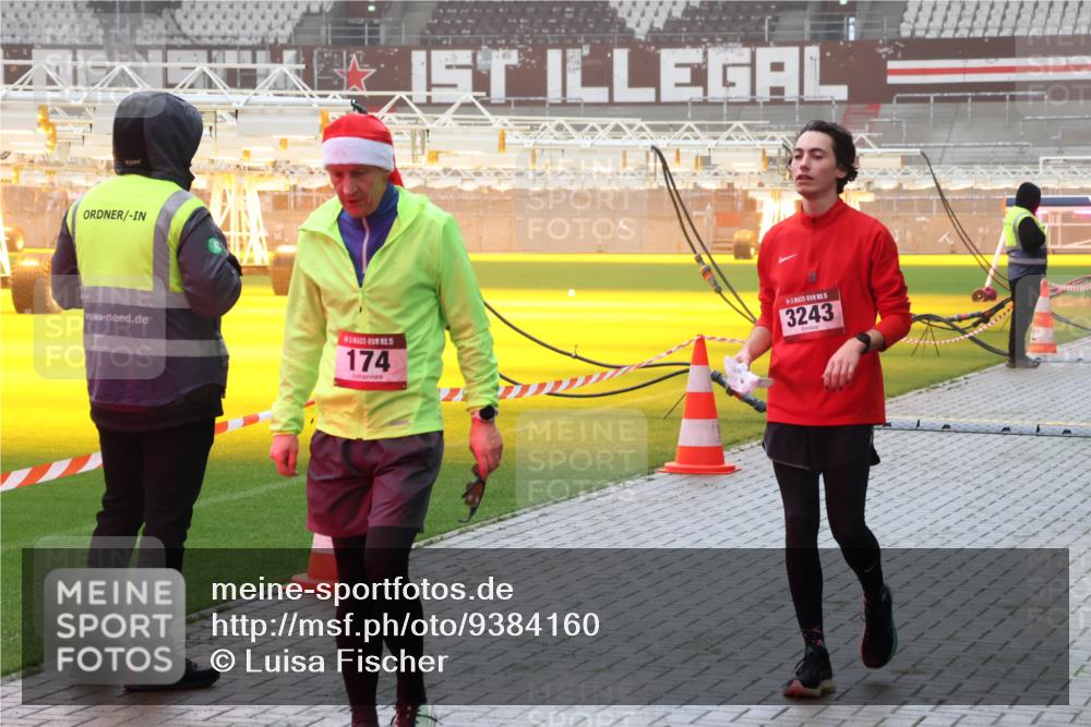 07.12.2025 - St. Pauli X-Mass-Run No. 15 Luisa Fischer http://msf.ph/oto/9384160 07.12.2025 10:14:39 Ziel 174, 1, 15, 3243, 174, 352, 1158, 2564, 2617, 2618, 2864, 2951, 3243, 4371, 4489, 4502, 4526, 4545 meine-sportfotos.de