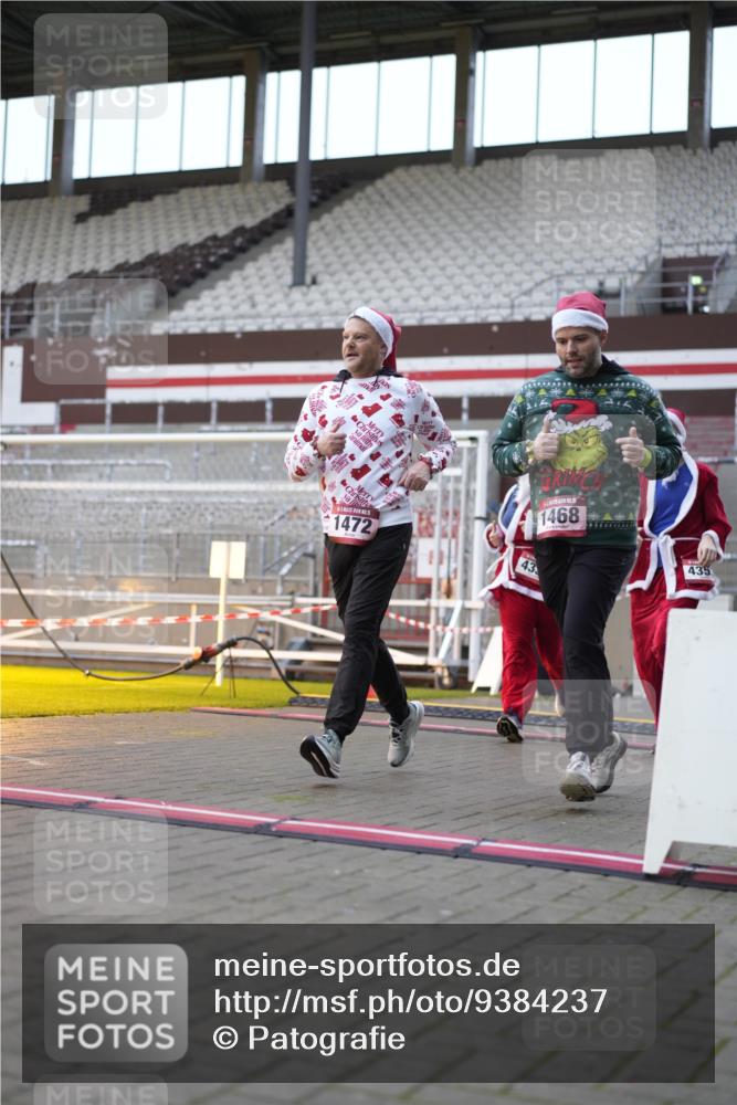 07.12.2025 - St. Pauli X-Mass-Run No. 15 Patografie http://msf.ph/oto/9384237 07.12.2025 10:26:58 Ziel 159, 1468, 1472, 3720, 4334, 4353, 4384 meine-sportfotos.de
