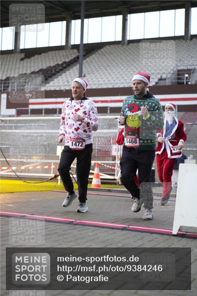 07.12.2025 - St. Pauli X-Mass-Run No. 15 Patografie http://msf.ph/oto/9384246 07.12.2025 10:26:59 Ziel 159, 1468, 1472, 3720, 4334, 4353, 4384 meine-sportfotos.de