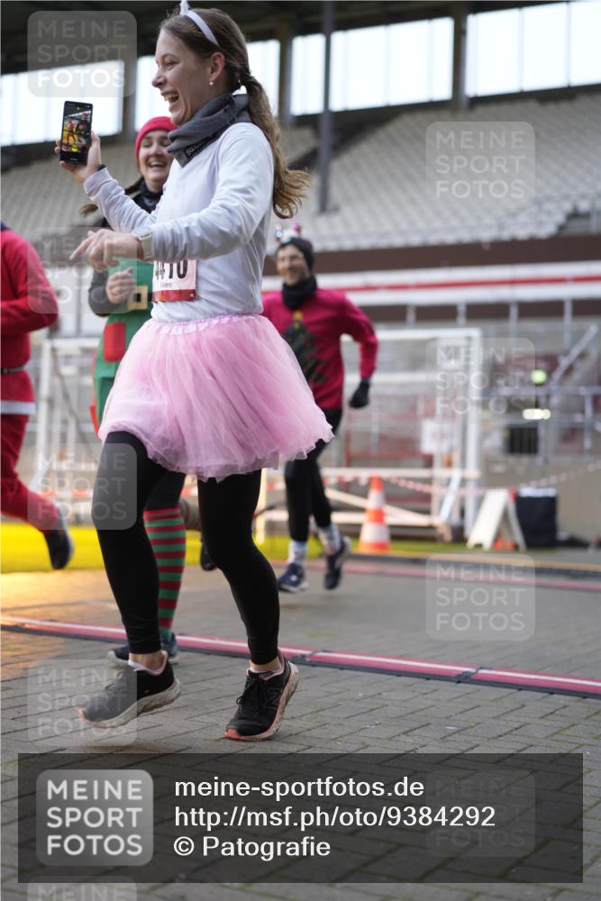 07.12.2025 - St. Pauli X-Mass-Run No. 15 Patografie http://msf.ph/oto/9384292 07.12.2025 10:27:05 Ziel 159, 1312, 1317, 1468, 1472, 1618, 3720, 4225, 4334, 4353, 4391, 4409, 4410 meine-sportfotos.de