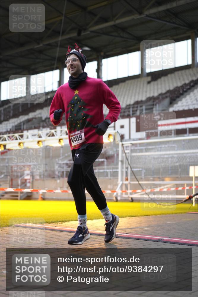 07.12.2025 - St. Pauli X-Mass-Run No. 15 Patografie http://msf.ph/oto/9384297 07.12.2025 10:27:06 Ziel 159, 1312, 1317, 1468, 1472, 1618, 3720, 4225, 4334, 4353, 4391, 4409, 4410 meine-sportfotos.de