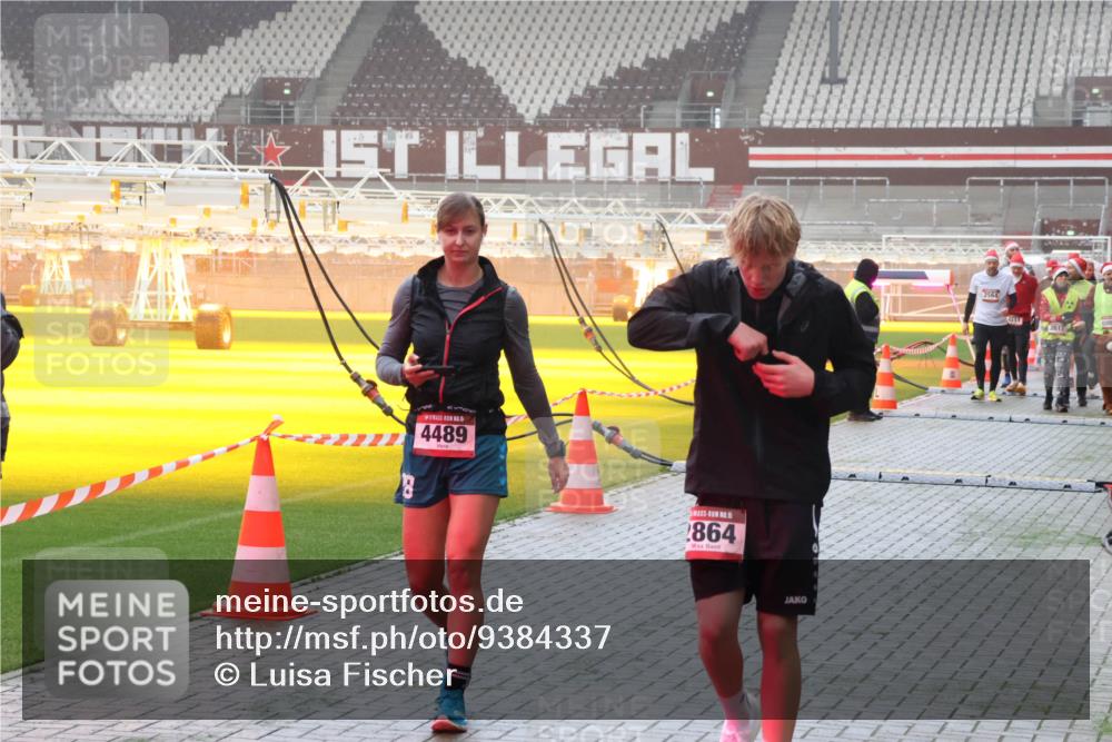 07.12.2025 - St. Pauli X-Mass-Run No. 15 Luisa Fischer http://msf.ph/oto/9384337 07.12.2025 10:15:09 Ziel 8, 4489, 15, 2864, 2567, 611, 2617, 174, 352, 762, 1158, 1363, 1867, 1869, 1873, 2564, 2617, 2618, 2864, 2883, 2891, 3481, 3565, 4001, 4004, 4489, 4508, 4545 meine-sportfotos.de