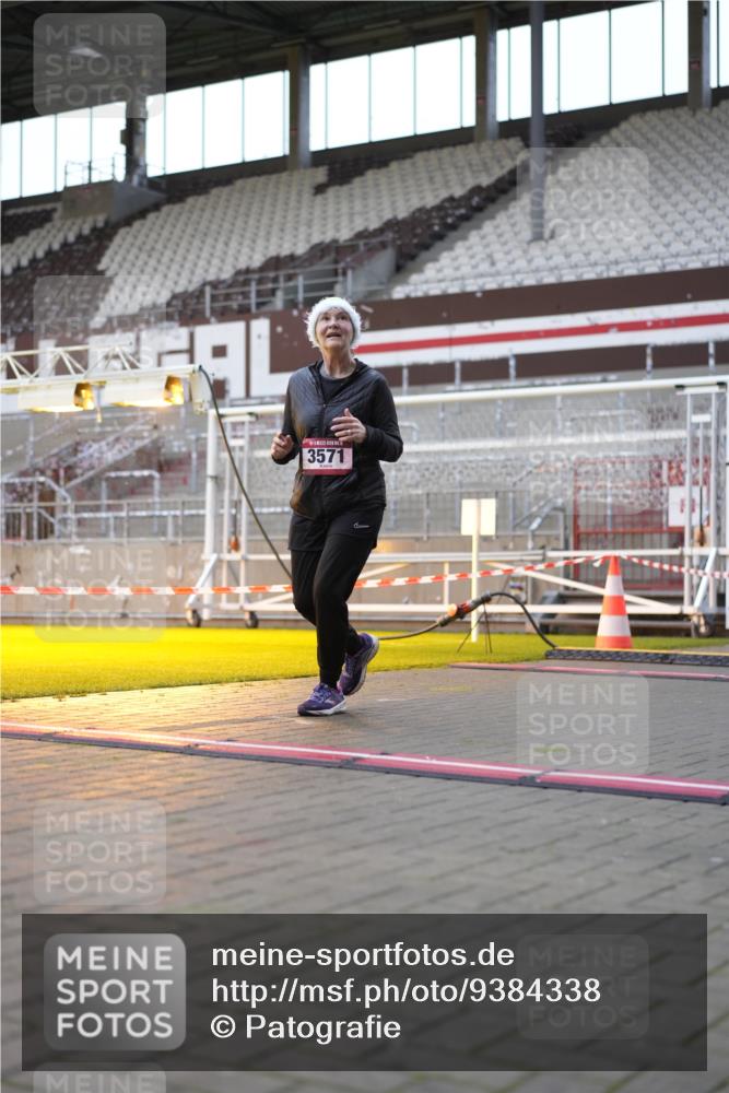 07.12.2025 - St. Pauli X-Mass-Run No. 15 Patografie http://msf.ph/oto/9384338 07.12.2025 10:27:15 Ziel 1312, 1317, 1618, 3571, 3714, 3715, 4225, 4334, 4353, 4391, 4409, 4410, 4435 meine-sportfotos.de
