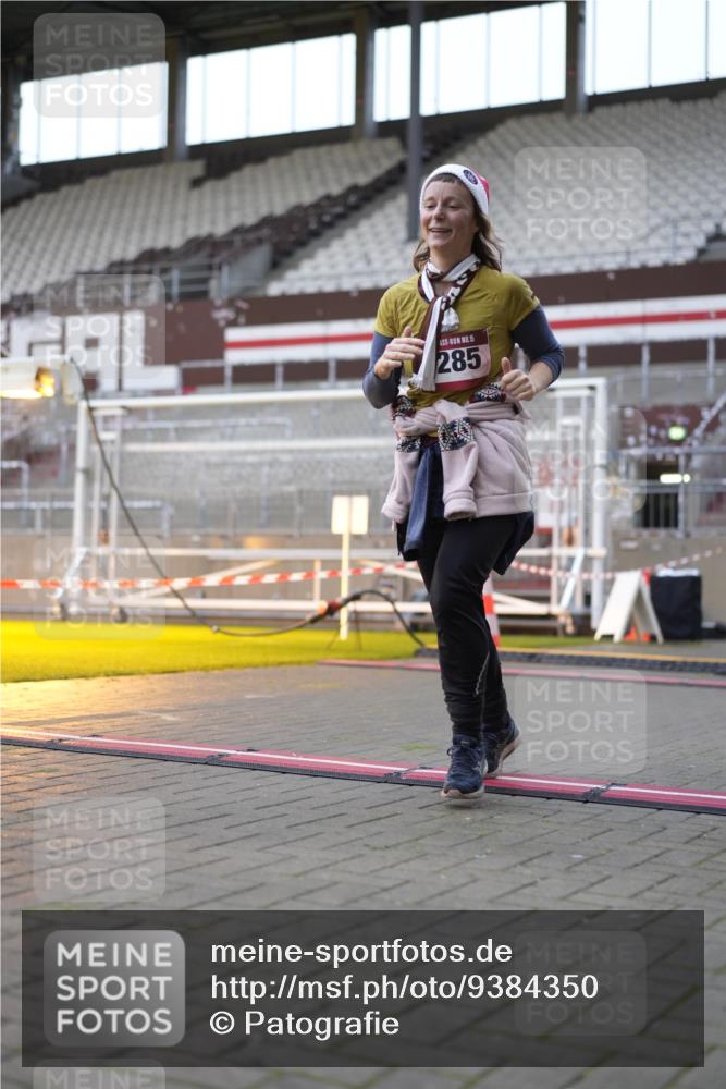 07.12.2025 - St. Pauli X-Mass-Run No. 15 Patografie http://msf.ph/oto/9384350 07.12.2025 10:27:16 Ziel 1312, 1317, 1618, 3571, 3714, 3715, 3722, 4225, 4391, 4409, 4410, 4435 meine-sportfotos.de