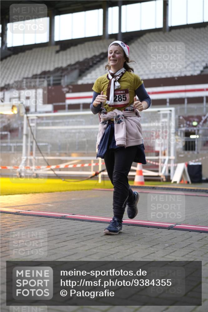 07.12.2025 - St. Pauli X-Mass-Run No. 15 Patografie http://msf.ph/oto/9384355 07.12.2025 10:27:16 Ziel 1312, 1317, 1618, 3571, 3714, 3715, 3722, 4225, 4391, 4409, 4410, 4435 meine-sportfotos.de