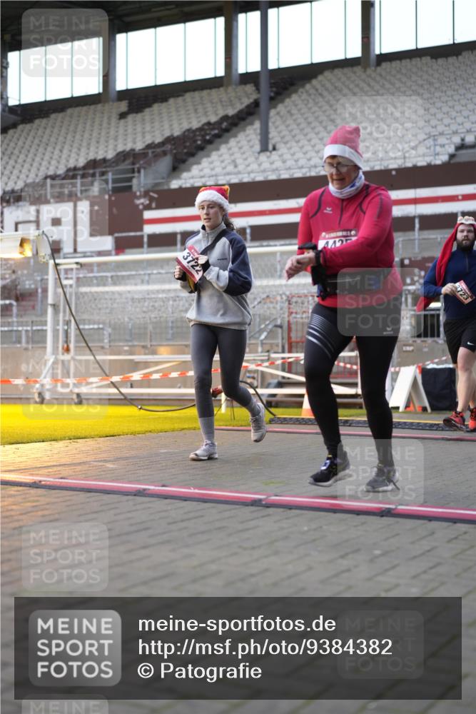07.12.2025 - St. Pauli X-Mass-Run No. 15 Patografie http://msf.ph/oto/9384382 07.12.2025 10:27:21 Ziel 1312, 1317, 3571, 3714, 3715, 3722, 3723, 3793, 4225, 4409, 4435 meine-sportfotos.de