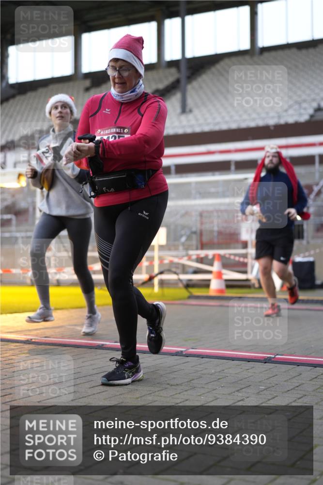 07.12.2025 - St. Pauli X-Mass-Run No. 15 Patografie http://msf.ph/oto/9384390 07.12.2025 10:27:21 Ziel 1312, 1317, 3571, 3714, 3715, 3722, 3723, 3793, 4225, 4409, 4435 meine-sportfotos.de