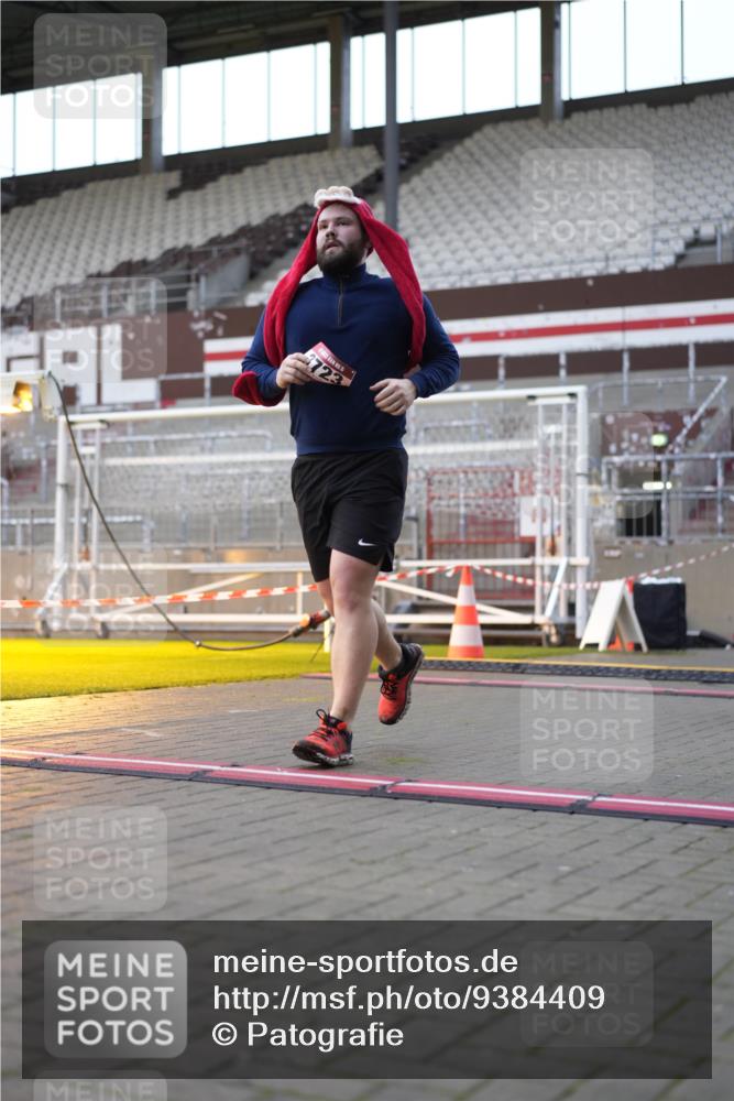 07.12.2025 - St. Pauli X-Mass-Run No. 15 Patografie http://msf.ph/oto/9384409 07.12.2025 10:27:22 Ziel 1312, 1317, 3571, 3714, 3715, 3722, 3723, 3793, 4225, 4435 meine-sportfotos.de