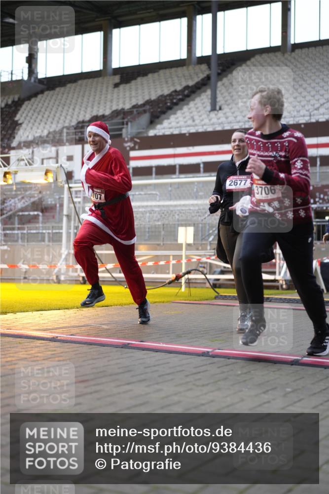 07.12.2025 - St. Pauli X-Mass-Run No. 15 Patografie http://msf.ph/oto/9384436 07.12.2025 10:27:28 Ziel 175, 2677, 3154, 3156, 3571, 3706, 3707, 3714, 3715, 3722, 3723, 3793, 4435 meine-sportfotos.de