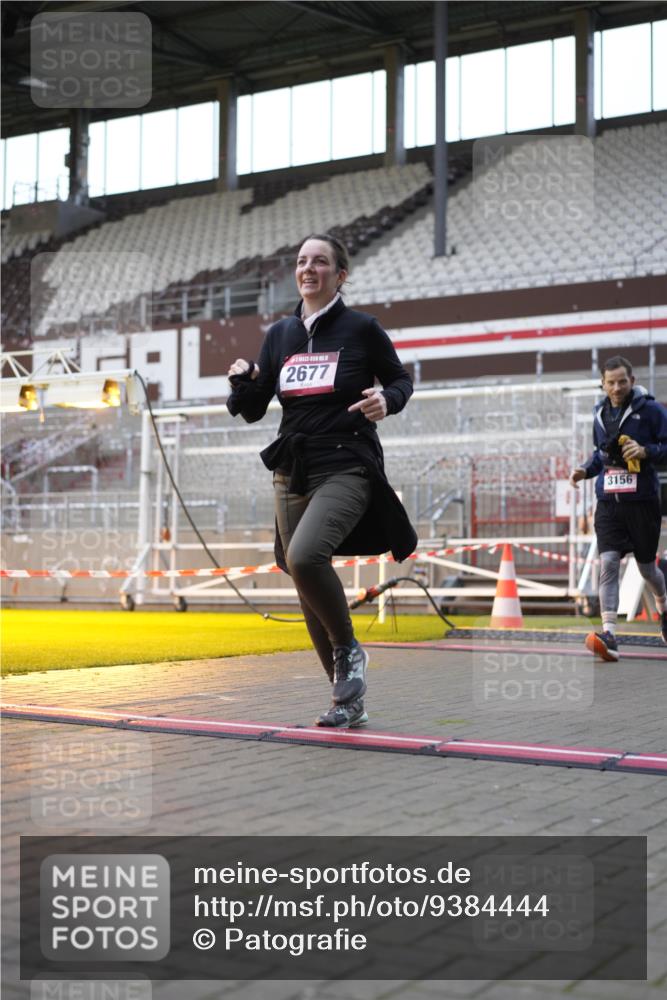 07.12.2025 - St. Pauli X-Mass-Run No. 15 Patografie http://msf.ph/oto/9384444 07.12.2025 10:27:28 Ziel 175, 2677, 3154, 3156, 3571, 3706, 3707, 3714, 3715, 3722, 3723, 3793, 4435 meine-sportfotos.de