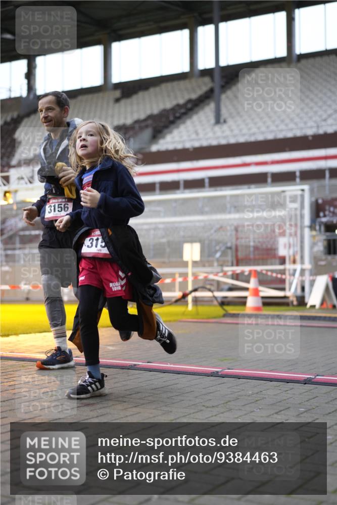 07.12.2025 - St. Pauli X-Mass-Run No. 15 Patografie http://msf.ph/oto/9384463 07.12.2025 10:27:30 Ziel 175, 2060, 2677, 3154, 3156, 3571, 3706, 3707, 3714, 3715, 3722, 3723, 3793, 4435, 4515, 4516 meine-sportfotos.de