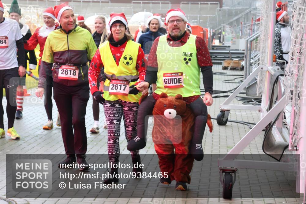 07.12.2025 - St. Pauli X-Mass-Run No. 15 Luisa Fischer http://msf.ph/oto/9384465 07.12.2025 10:15:29 Ziel 64, 15, 2618, 15, 2617, 15, 1332, 308, 431, 436, 438, 762, 1180, 1183, 1363, 1867, 1869, 1873, 1885, 2666, 2667, 2668, 2883, 2891, 3103, 3481, 3565, 3741, 4001, 4004, 4494, 4508, 4536 meine-sportfotos.de