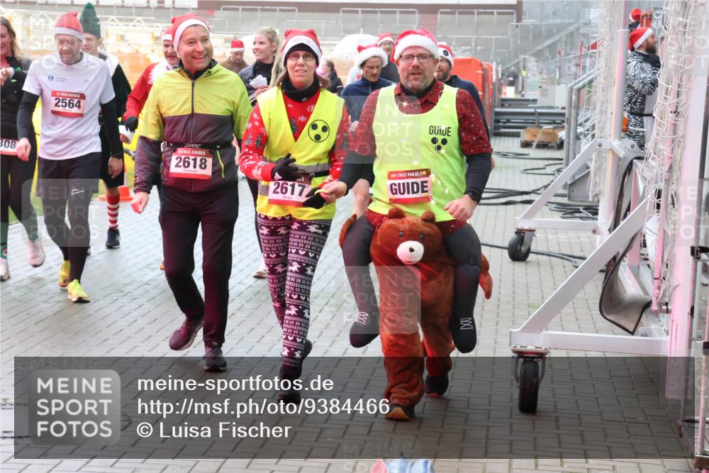 07.12.2025 - St. Pauli X-Mass-Run No. 15 Luisa Fischer http://msf.ph/oto/9384466 07.12.2025 10:15:29 Ziel 308, 2564, 15, 2618, 2617, 3, 50, 308, 431, 436, 438, 762, 1180, 1183, 1363, 1867, 1869, 1873, 1885, 2666, 2667, 2668, 2883, 2891, 3103, 3481, 3565, 3741, 4001, 4004, 4494, 4508, 4536 meine-sportfotos.de