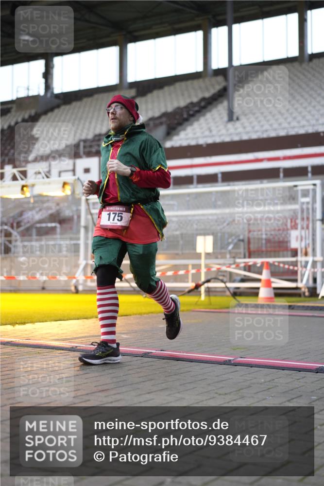 07.12.2025 - St. Pauli X-Mass-Run No. 15 Patografie http://msf.ph/oto/9384467 07.12.2025 10:27:32 Ziel 175, 2060, 2677, 3154, 3156, 3458, 3706, 3707, 3714, 3715, 3722, 3723, 3793, 4383, 4435, 4515, 4516 meine-sportfotos.de