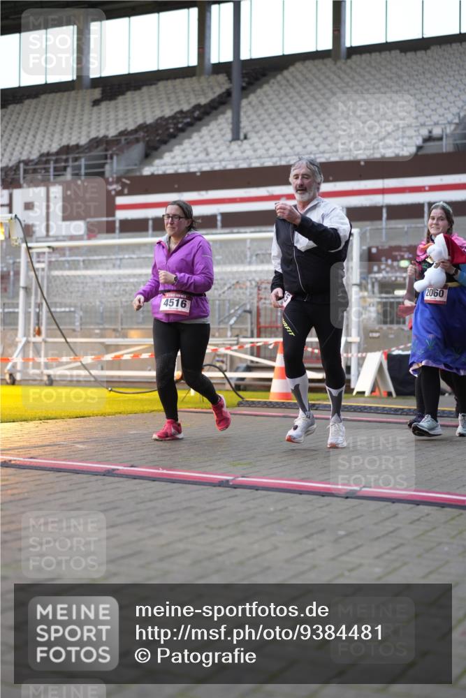 07.12.2025 - St. Pauli X-Mass-Run No. 15 Patografie http://msf.ph/oto/9384481 07.12.2025 10:27:35 Ziel 175, 2060, 2101, 2188, 2677, 3154, 3156, 3458, 3706, 3707, 3722, 3723, 3793, 4383, 4435, 4462, 4463, 4515, 4516 meine-sportfotos.de