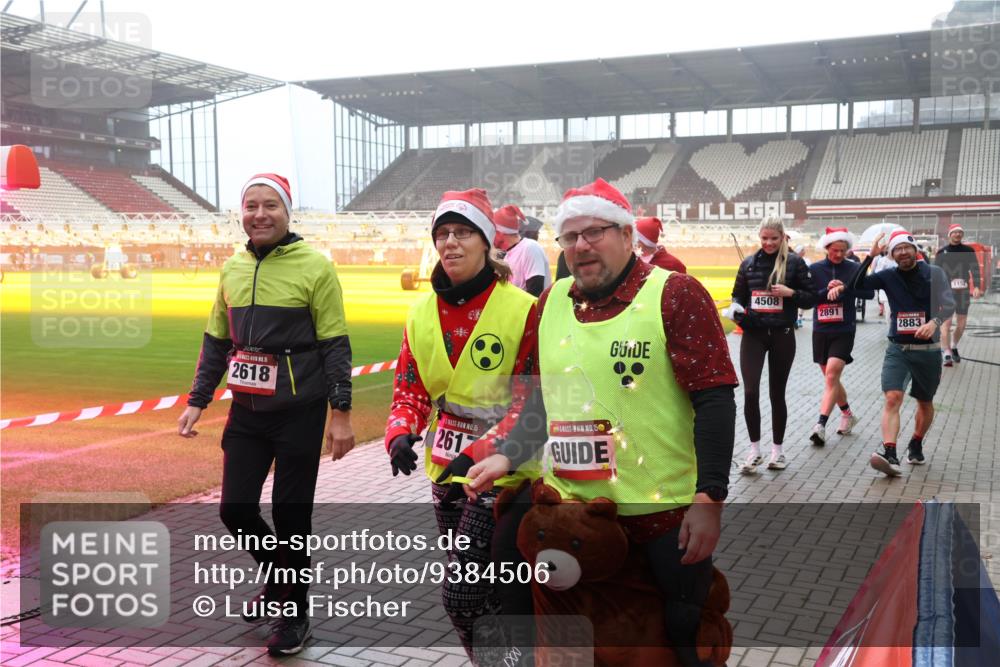07.12.2025 - St. Pauli X-Mass-Run No. 15 Luisa Fischer http://msf.ph/oto/9384506 07.12.2025 10:15:33 Ziel 5, 2618, 15, 2617, 150, 4508, 2891, 2883, 115, 308, 431, 436, 438, 762, 1180, 1183, 1363, 1867, 1869, 1873, 1885, 2666, 2667, 2668, 2883, 2891, 3103, 3481, 3565, 3741, 4001, 4004, 4494, 4536 meine-sportfotos.de