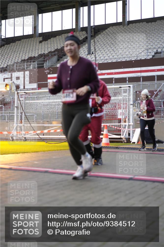 07.12.2025 - St. Pauli X-Mass-Run No. 15 Patografie http://msf.ph/oto/9384512 07.12.2025 10:27:38 Ziel 175, 2060, 2101, 2188, 2677, 3154, 3156, 3458, 3706, 3707, 3713, 3793, 4383, 4462, 4463, 4515, 4516 meine-sportfotos.de