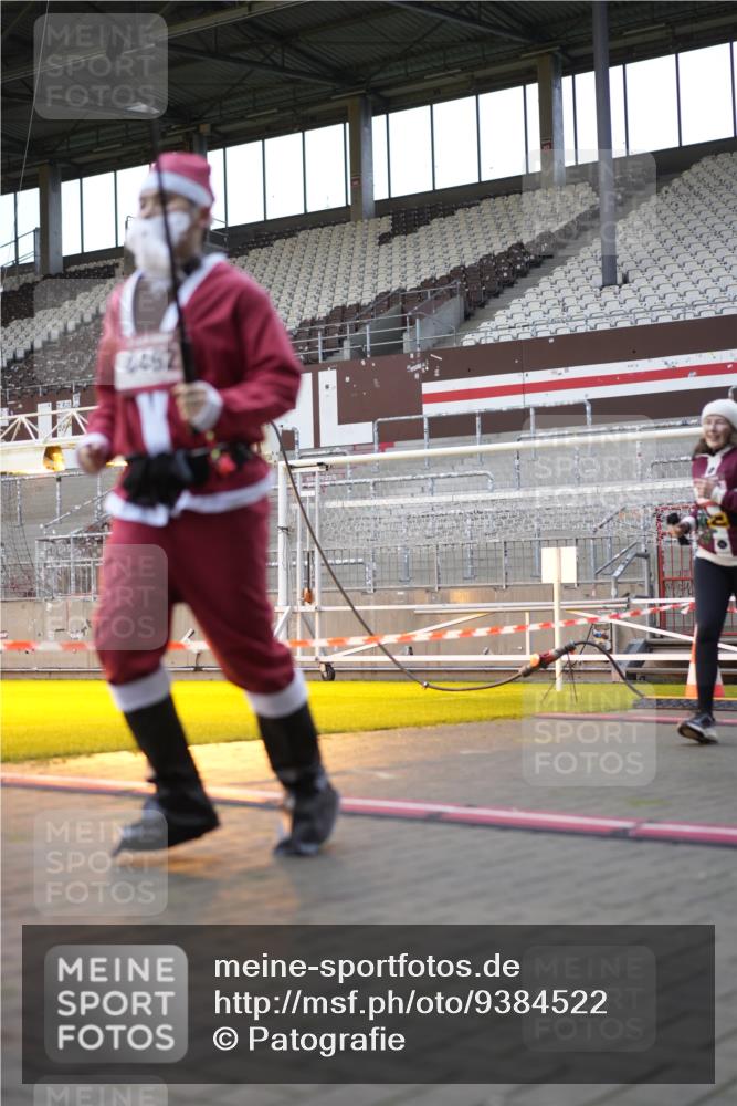07.12.2025 - St. Pauli X-Mass-Run No. 15 Patografie http://msf.ph/oto/9384522 07.12.2025 10:27:39 Ziel 175, 2060, 2101, 2188, 2677, 3154, 3156, 3458, 3706, 3707, 3713, 4383, 4462, 4463, 4515, 4516 meine-sportfotos.de