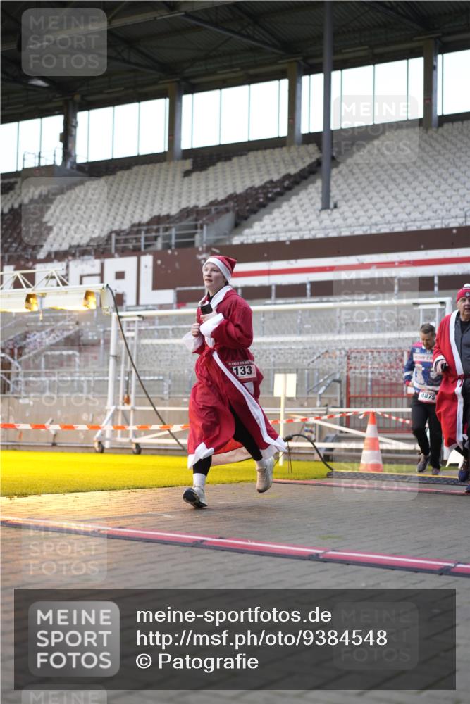 07.12.2025 - St. Pauli X-Mass-Run No. 15 Patografie http://msf.ph/oto/9384548 07.12.2025 10:27:47 Ziel 175, 1717, 2060, 2101, 2188, 3458, 3713, 4132, 4133, 4350, 4383, 4462, 4463, 4515, 4516, 4527, 4538, 4875 meine-sportfotos.de