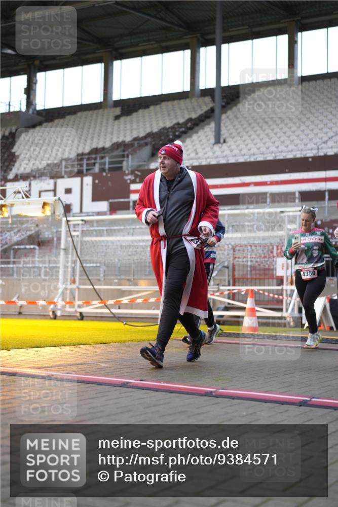 07.12.2025 - St. Pauli X-Mass-Run No. 15 Patografie http://msf.ph/oto/9384571 07.12.2025 10:27:48 Ziel 1717, 2060, 2101, 2188, 3458, 3713, 4132, 4133, 4350, 4383, 4453, 4454, 4462, 4463, 4515, 4516, 4527, 4538, 4875 meine-sportfotos.de