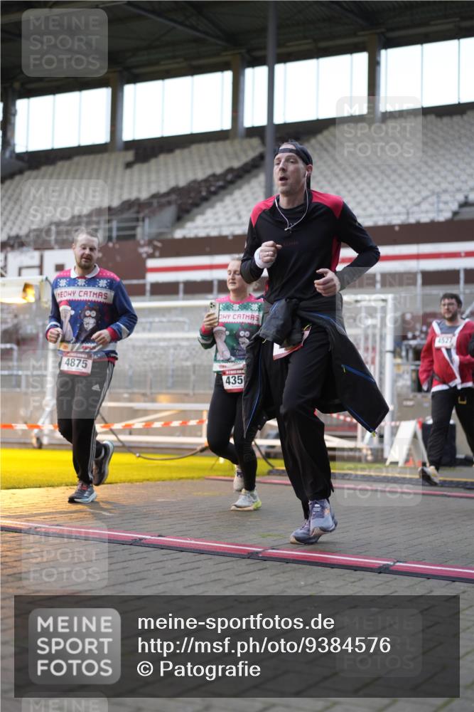 07.12.2025 - St. Pauli X-Mass-Run No. 15 Patografie http://msf.ph/oto/9384576 07.12.2025 10:27:49 Ziel 1717, 2060, 2101, 2188, 3458, 3713, 4132, 4133, 4350, 4383, 4453, 4454, 4462, 4463, 4515, 4516, 4527, 4538, 4875 meine-sportfotos.de