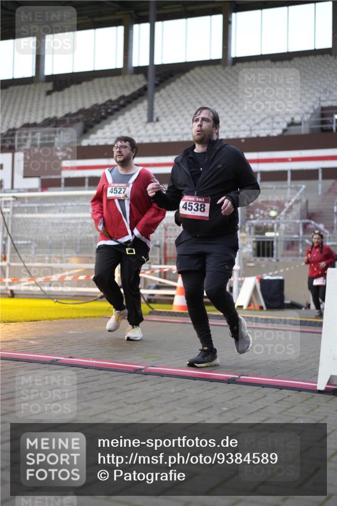 07.12.2025 - St. Pauli X-Mass-Run No. 15 Patografie http://msf.ph/oto/9384589 07.12.2025 10:27:50 Ziel 1717, 2060, 2101, 2188, 3458, 3713, 4132, 4133, 4350, 4383, 4453, 4454, 4462, 4463, 4515, 4516, 4527, 4538, 4875 meine-sportfotos.de