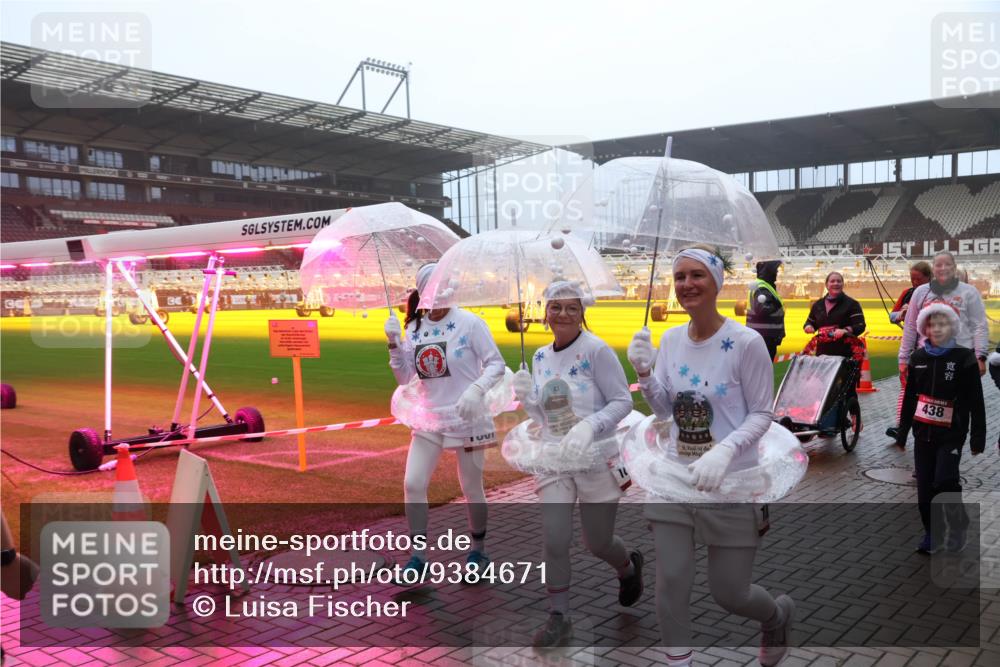07.12.2025 - St. Pauli X-Mass-Run No. 15 Luisa Fischer http://msf.ph/oto/9384671 07.12.2025 10:15:45 Ziel 438, 308, 431, 436, 438, 762, 1180, 1183, 1363, 1867, 1869, 1873, 1885, 2666, 2667, 2668, 2745, 2883, 2891, 3053, 3103, 3741, 4001, 4004, 4455, 4494, 4536 meine-sportfotos.de