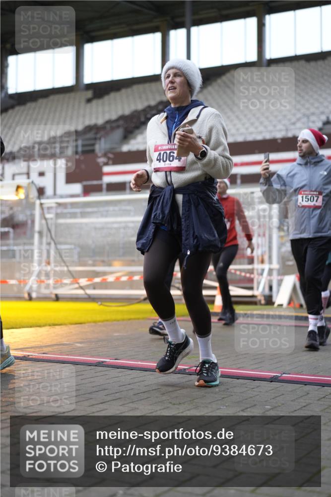 07.12.2025 - St. Pauli X-Mass-Run No. 15 Patografie http://msf.ph/oto/9384673 07.12.2025 10:28:01 Ziel 1507, 1717, 1742, 1745, 3412, 3727, 3729, 3730, 3879, 3881, 3883, 4064, 4065, 4132, 4133, 4159, 4160, 4189, 4344, 4350, 4376, 4380, 4453, 4454, 4527, 4538, 4700, 4704, 4708, 4710, 4875 meine-sportfotos.de
