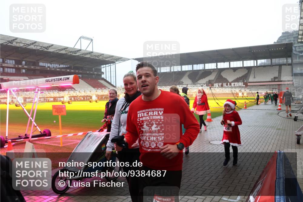 07.12.2025 - St. Pauli X-Mass-Run No. 15 Luisa Fischer http://msf.ph/oto/9384687 07.12.2025 10:15:48 Ziel 01, 5, 436, 308, 431, 436, 438, 762, 1180, 1183, 1363, 1869, 1885, 2641, 2645, 2652, 2658, 2659, 2666, 2667, 2668, 2745, 2883, 2891, 3053, 3103, 3741, 4001, 4004, 4455, 4494, 4536 meine-sportfotos.de