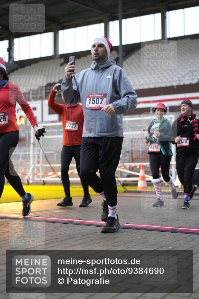 07.12.2025 - St. Pauli X-Mass-Run No. 15 Patografie http://msf.ph/oto/9384690 07.12.2025 10:28:02 Ziel 1507, 1717, 1742, 1745, 3412, 3727, 3729, 3730, 3879, 3881, 3883, 4064, 4065, 4132, 4133, 4159, 4160, 4189, 4344, 4350, 4376, 4380, 4453, 4454, 4527, 4538, 4700, 4704, 4708, 4710, 4875 meine-sportfotos.de