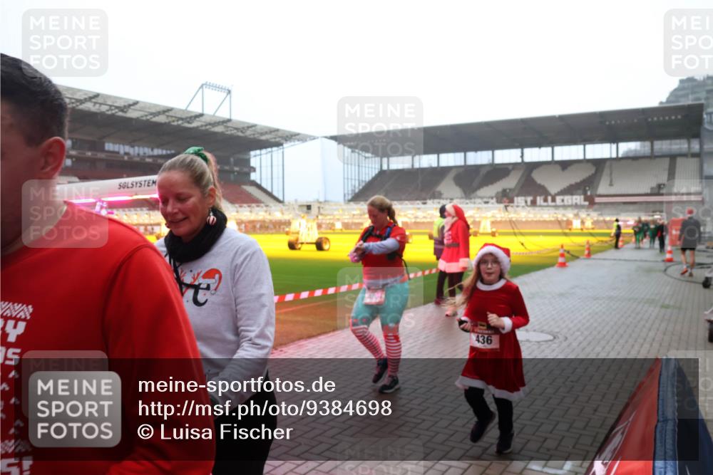 07.12.2025 - St. Pauli X-Mass-Run No. 15 Luisa Fischer http://msf.ph/oto/9384698 07.12.2025 10:15:49 Ziel 4, 436, 308, 431, 436, 438, 762, 1180, 1183, 1885, 2641, 2645, 2652, 2658, 2659, 2666, 2667, 2668, 2745, 2883, 2891, 3053, 3103, 3741, 4001, 4004, 4455, 4494, 4536 meine-sportfotos.de