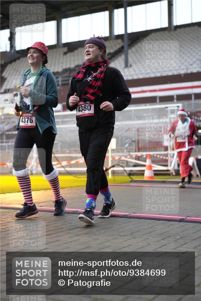 07.12.2025 - St. Pauli X-Mass-Run No. 15 Patografie http://msf.ph/oto/9384699 07.12.2025 10:28:03 Ziel 1507, 1717, 1742, 1745, 3412, 3413, 3727, 3729, 3730, 3879, 3881, 3883, 4064, 4065, 4132, 4159, 4160, 4189, 4344, 4350, 4376, 4380, 4453, 4454, 4527, 4538, 4697, 4700, 4704, 4708, 4710, 4875 meine-sportfotos.de