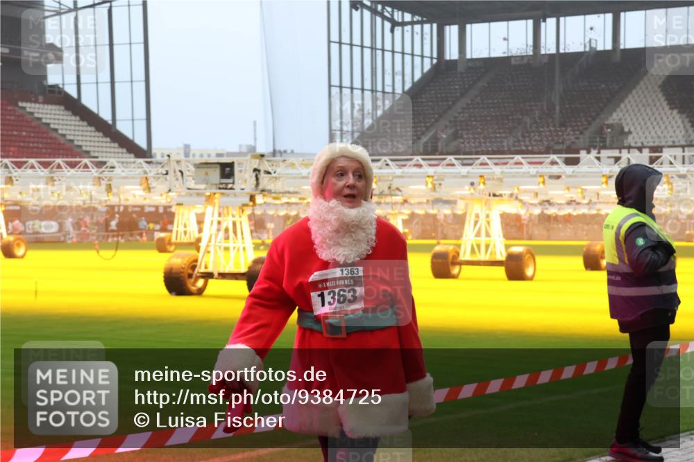 07.12.2025 - St. Pauli X-Mass-Run No. 15 Luisa Fischer http://msf.ph/oto/9384725 07.12.2025 10:15:52 Ziel 1363, 15, 1363, 06, 308, 431, 436, 438, 762, 1180, 1183, 1885, 2641, 2645, 2652, 2658, 2659, 2666, 2667, 2668, 2745, 2883, 2891, 3053, 3103, 3741, 4455, 4494, 4536 meine-sportfotos.de